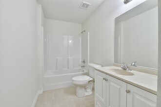 6128 NW 47 Pl in Ocala, FL - Building Photo - Building Photo