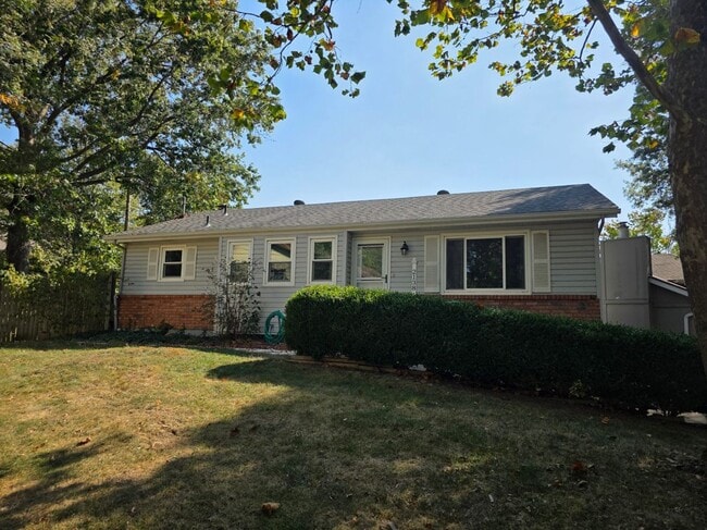 2138 E Arrowhead Cir