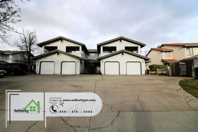 1088 Burton Dr in Redding, CA - Building Photo - Building Photo