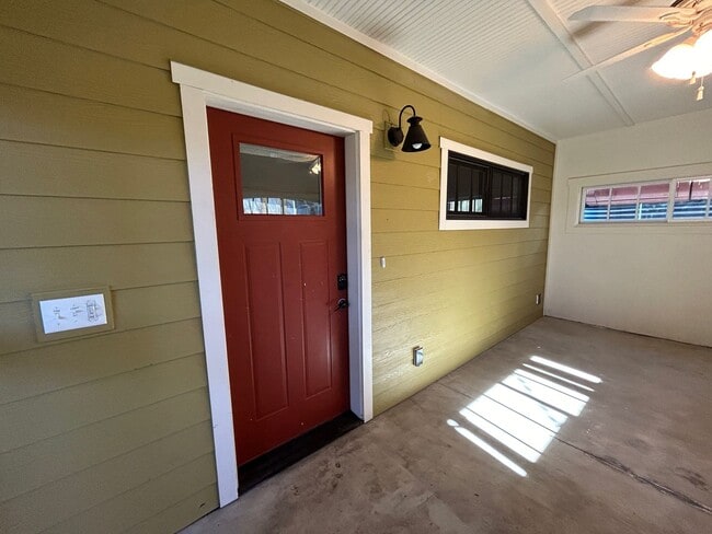 27 Clemmons St in Asheville, NC - Building Photo - Building Photo