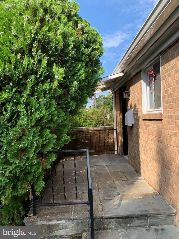 2200 Post Ln in Silver Spring, MD - Building Photo - Building Photo