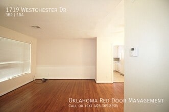 1719 Westchester Dr in The Village, OK - Building Photo - Building Photo