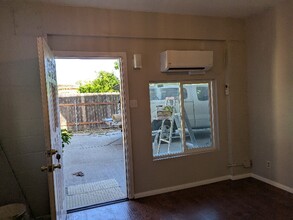 2100 E Corson St in Pasadena, CA - Building Photo - Building Photo
