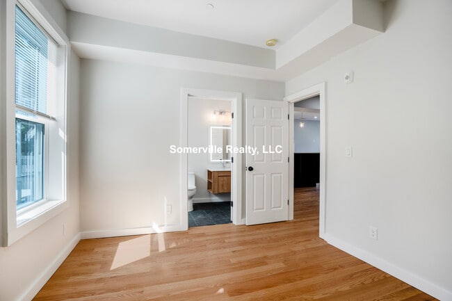27 Linden St, Unit 3
