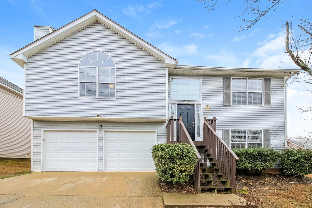 813 Asbury Way in Lithonia, GA - Building Photo
