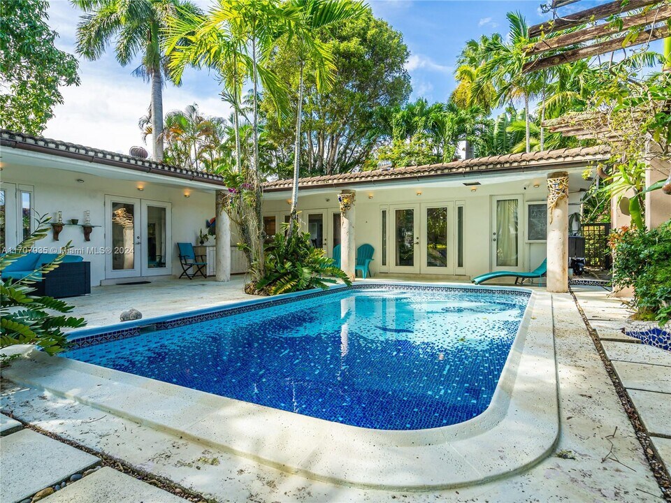 1930 NW 32nd Ct in Oakland Park, FL - Foto de edificio