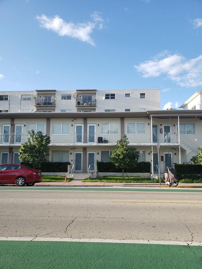 1601 Meridian Ave in Miami Beach, FL - Building Photo - Building Photo