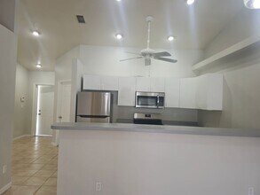 530 NE 24th Ave in Cape Coral, FL - Building Photo - Building Photo