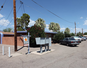 Casitas @ Thirteen Forty in Tucson, AZ - Foto de edificio - Building Photo