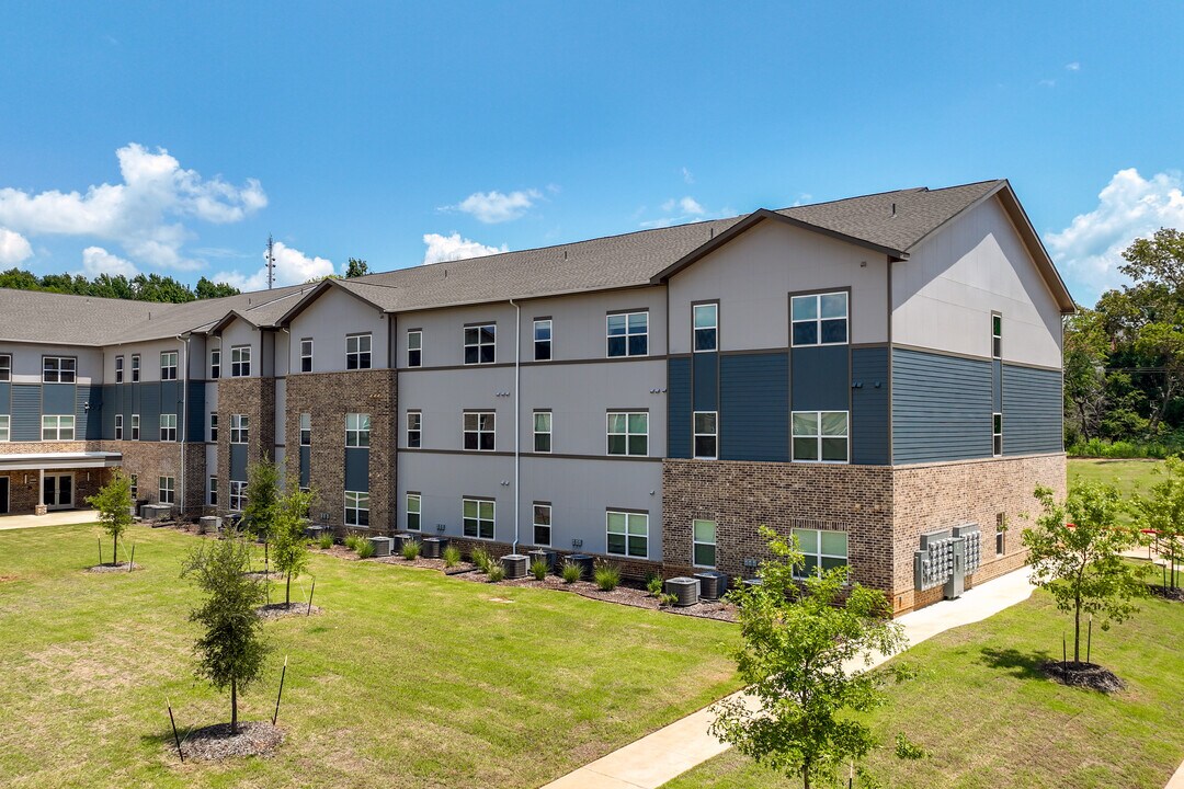 Reserve at Palestine 55+ in Palestine, TX - Foto de edificio