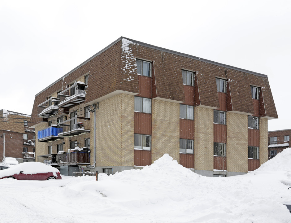 17324 Julie in Montréal, QC - Building Photo