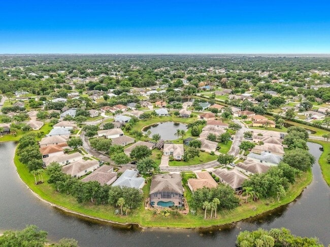 1343 Shoreline Cir in Sebastian, FL - Building Photo - Building Photo