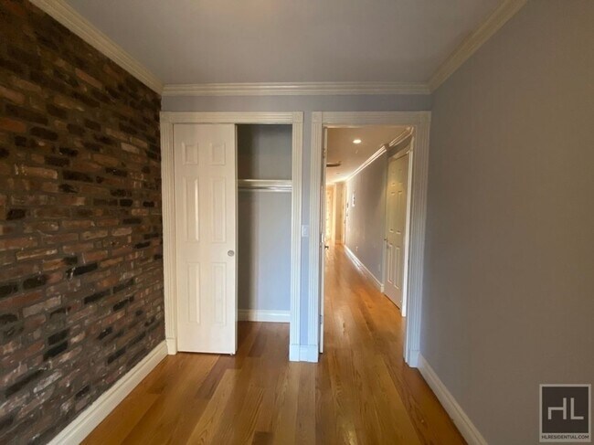 East 5th Street in New York, NY - Building Photo - Building Photo