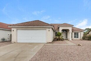 334 Oak Canyon Dr in Henderson, NV - Building Photo