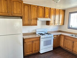 8419 A St in Oakland, CA - Building Photo - Building Photo