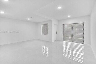 14507 SW 261st St in Princeton, FL - Building Photo - Building Photo