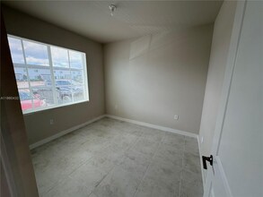 1014 W Davis Pkwy in Florida City, FL - Building Photo - Building Photo