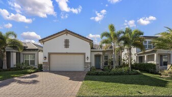 10366 Northbrook Cir in Palm Beach Gardens, FL - Building Photo