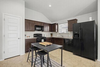 425 Spiny Lizard Ln in San Marcos, TX - Building Photo - Building Photo