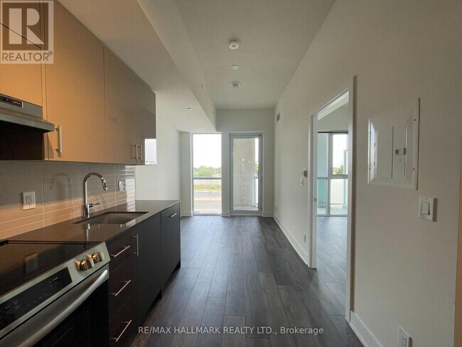 188 Fairview Mall Dr in Toronto, ON - Building Photo - Building Photo