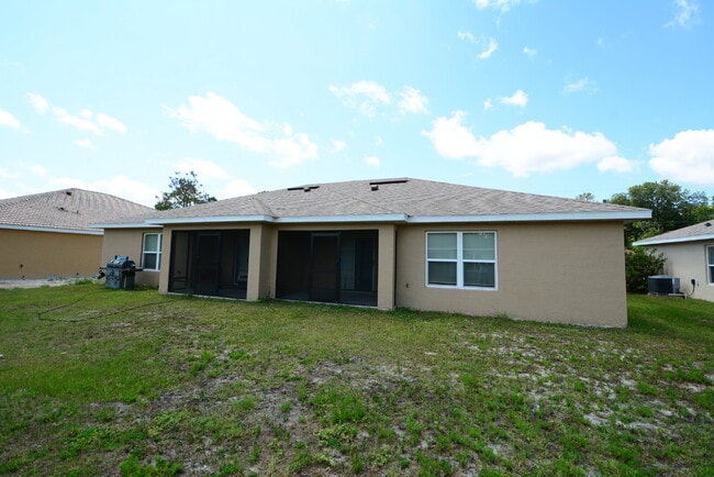 33 Rosecroft Ln in Palm Coast, FL - Building Photo - Building Photo