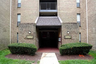 Autumn Crest in Columbia, MD - Foto de edificio - Building Photo