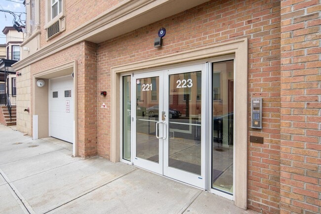 221 62nd St in West New York, NJ - Building Photo - Building Photo