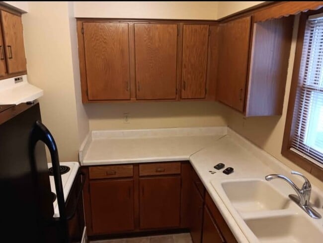 3933 N 30th St in Sheboygan, WI - Foto de edificio - Building Photo