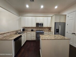 208 Traditions Dr in Lafayette, LA - Foto de edificio - Building Photo