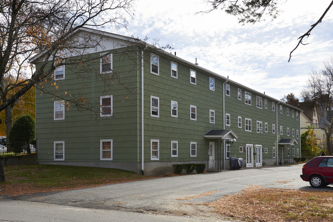 5 Lawrence Ave in Leominster, MA - Foto de edificio - Building Photo