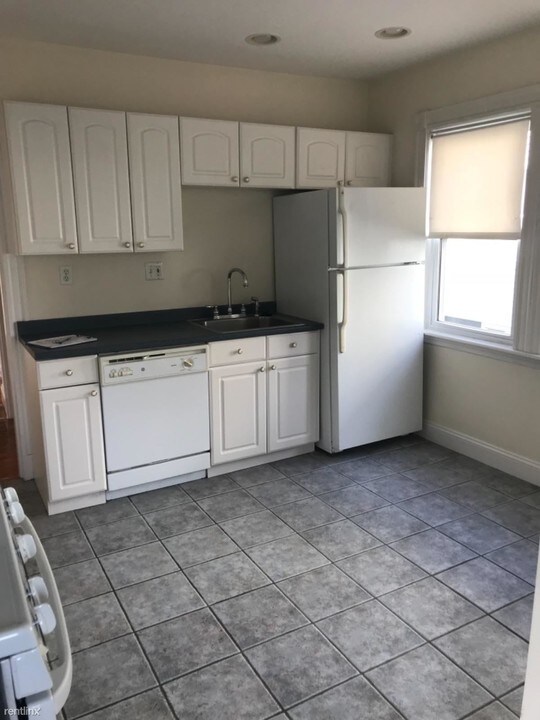 46 Fairfax St-Unit -# 1 in Somerville, MA - Foto de edificio