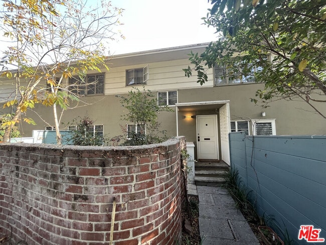 property at 5162 1/2 Village Green