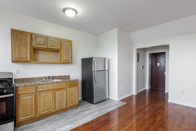 The Residences at Clinton Hill in Newark, NJ - Building Photo - Interior Photo