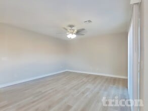 9379 Dragon Tree Dr in Hesperia, CA - Foto de edificio - Building Photo