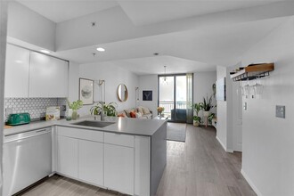 110 N Federal Hwy, Unit 711 in Fort Lauderdale, FL - Building Photo - Building Photo