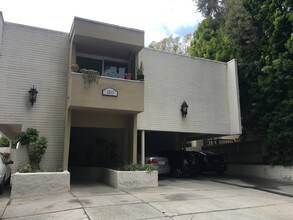1815 Camden Ave in Los Angeles, CA - Building Photo - Building Photo
