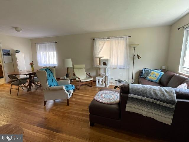 property at 4 E Chapman St