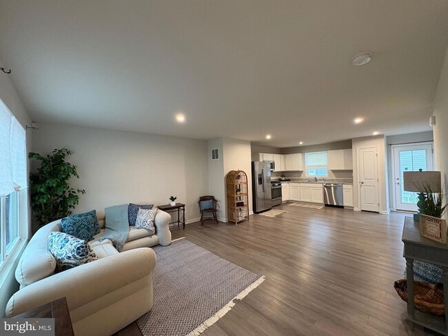 27003 Greenleaf Dr in Millsboro, DE - Foto de edificio - Building Photo