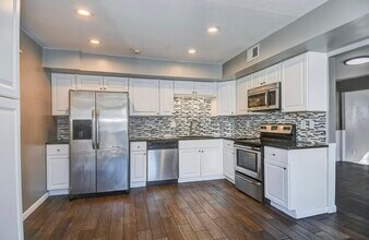 727 Alder Cir in Virginia Beach, VA - Building Photo - Building Photo