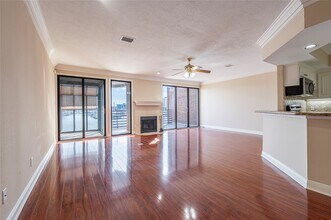 1801 Enterprise Ave in League City, TX - Building Photo - Building Photo