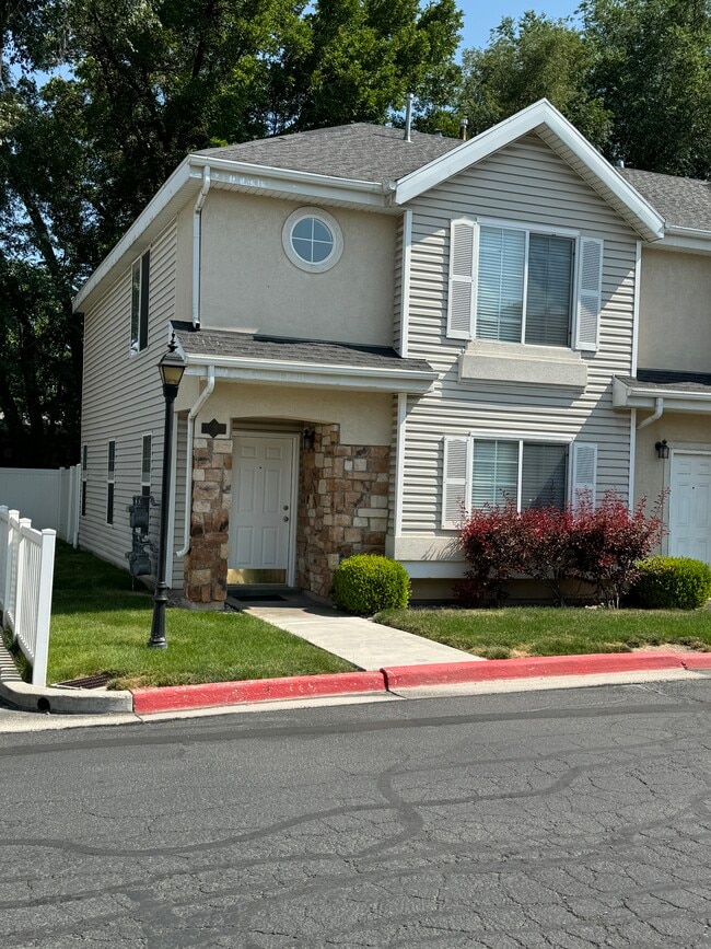 1767 E Kiera Ct in Holladay, UT - Building Photo - Building Photo