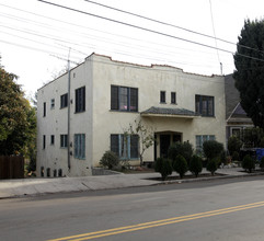 904-908 1/2 Lucile Ave in Los Angeles, CA - Building Photo - Building Photo