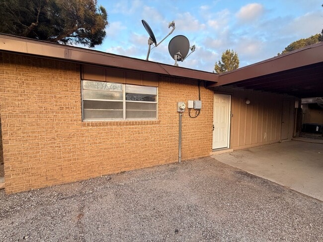 property at 46-2706B Fair Palms Pl