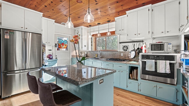 13615 Arnold Dr in Glen Ellen, CA - Building Photo - Building Photo
