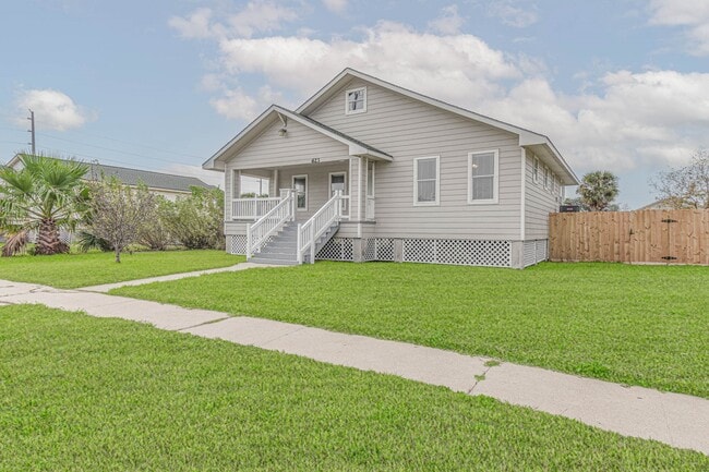 property at 623 32nd St