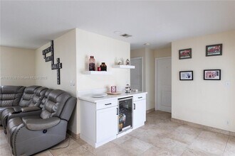 2400 NW 103rd Ave in Pembroke Pines, FL - Building Photo - Building Photo