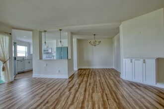 3590 Via Poinciana in Greenacres, FL - Building Photo - Building Photo