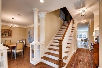 2105 Brookview Dr NW in Atlanta, GA - Building Photo - Building Photo