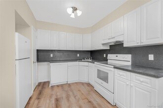 26 Fairview Ave in White Plains, NY - Building Photo - Building Photo