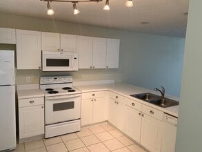 1477 N Donahue Dr in Auburn, AL - Foto de edificio - Building Photo